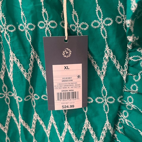 NWT Amazing Green Ruffle Embroidered Top - Picture 2 of 3